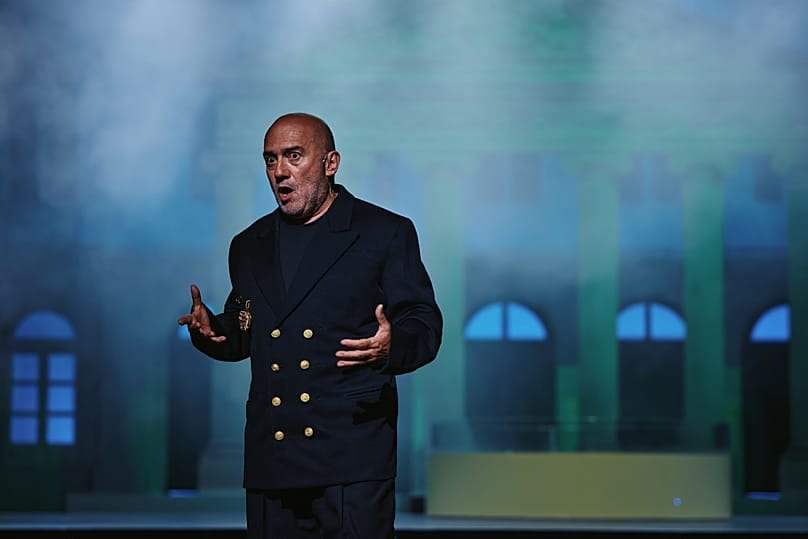 Taniej ratować teatr niż szkołę