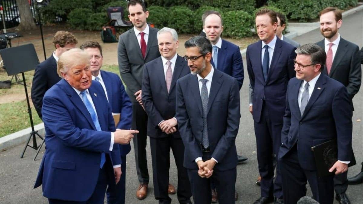 «Super intelligenza». Certo, Donald.