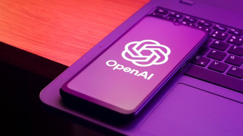 Nevěřím umělé inteligenci, která hackuje vládní weby