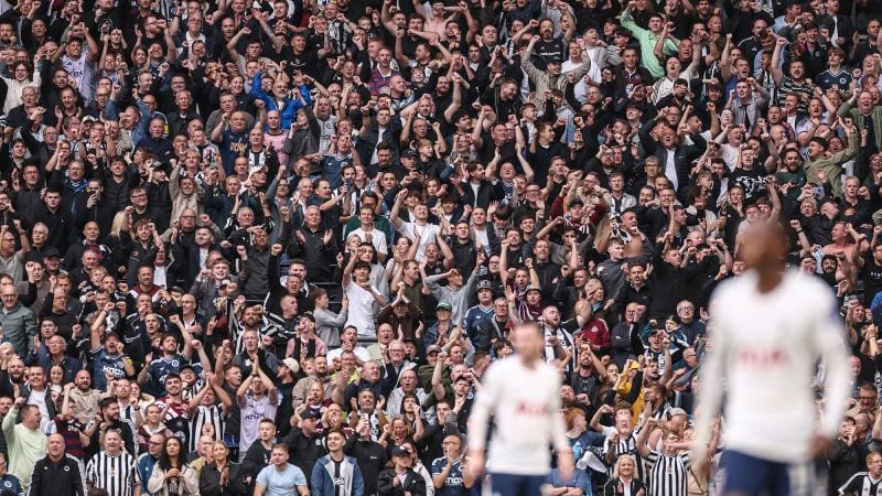Lass die Fans wieder Pints beim Fußball trinken