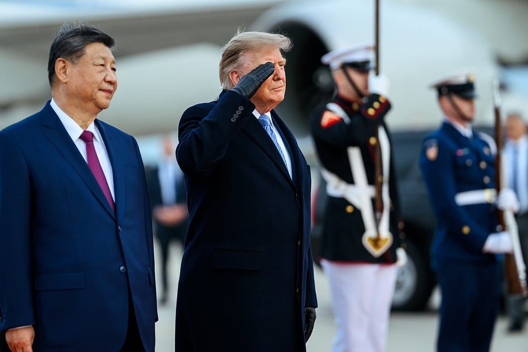 Trump: Kupte si nějaké zbraně, Xi?