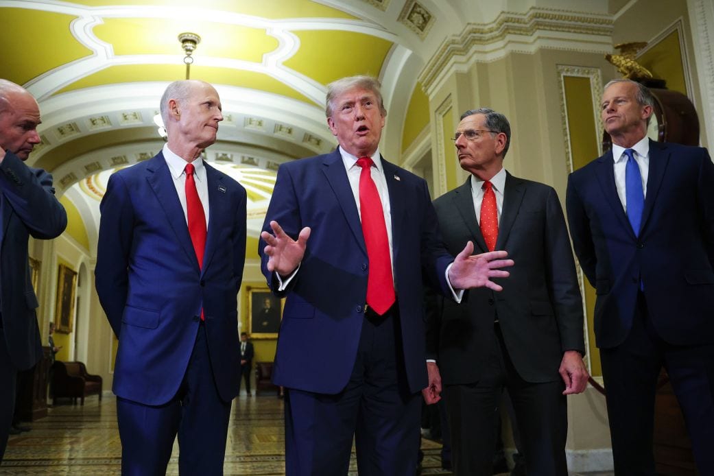 Trump ha urlato contro un senatore che aveva già licenziato