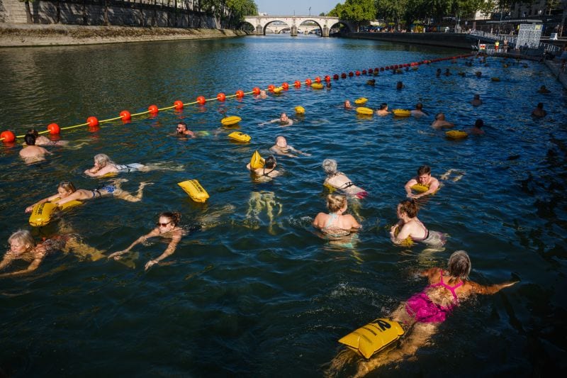 Schwimmen in der Seine ist immer noch rücksichtslos