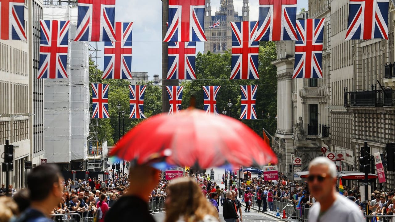 Brexit zničil Británii, přiznejte to už